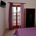 Oasis Deluxe
